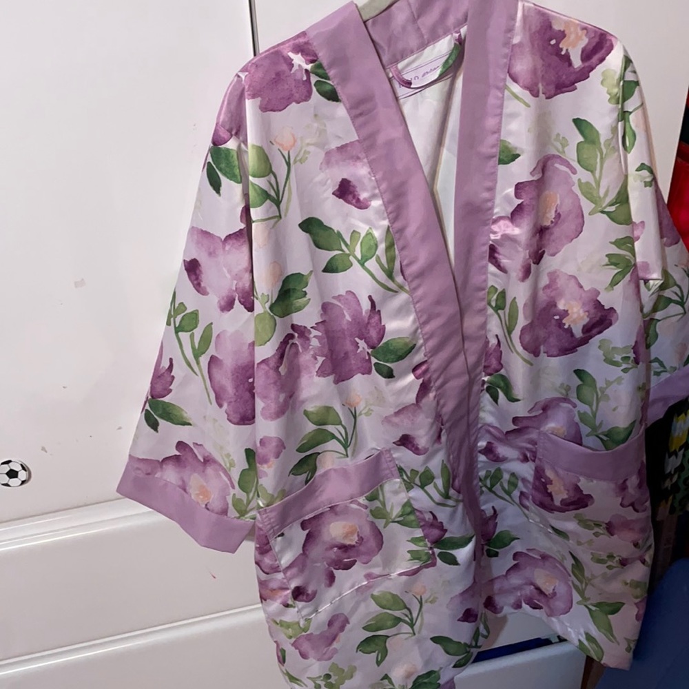 Hello Gorgeous floral robe